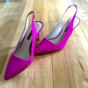 Nine West slingback heels 2.5”. Fucsia shine. EUC. 8.5